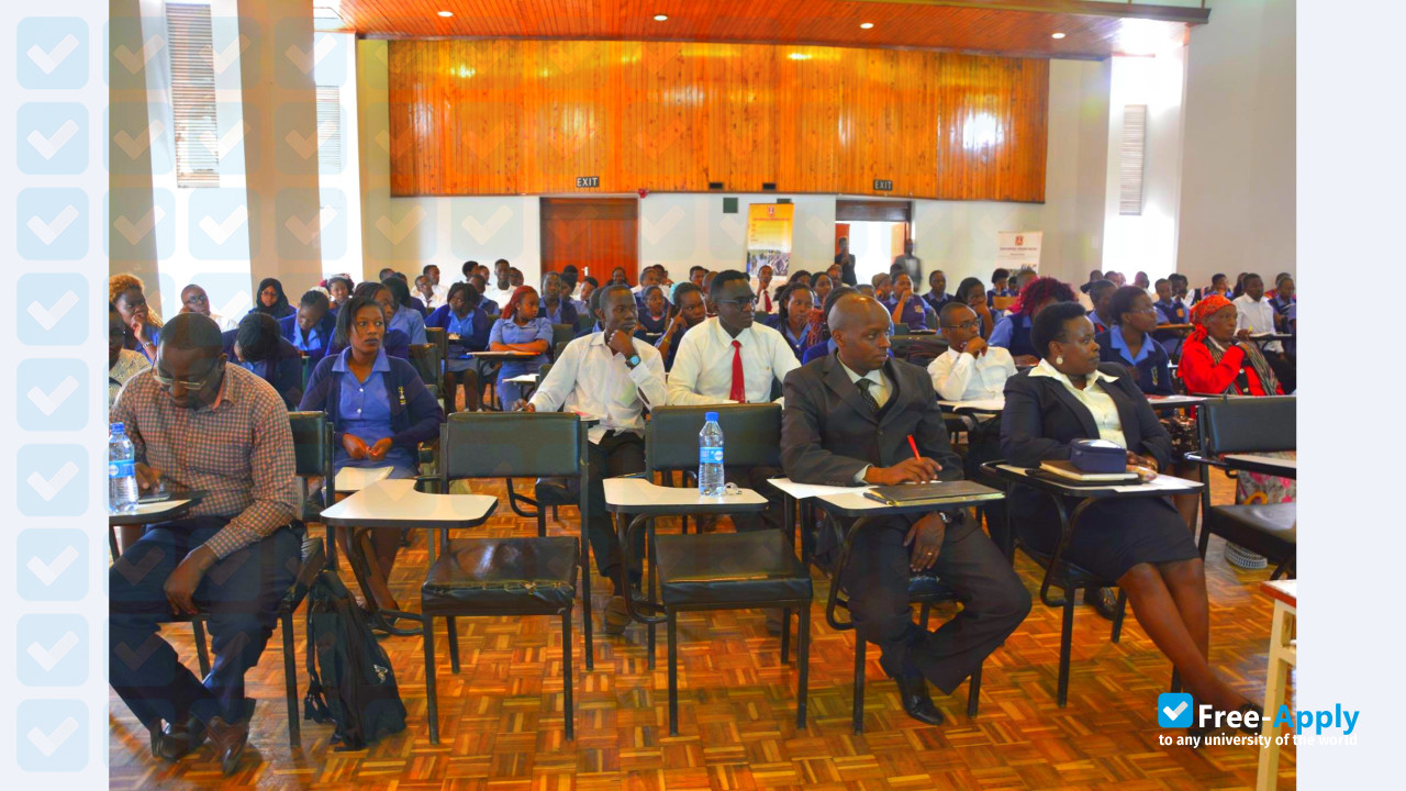 Foto de la Kenya Medical Training College #9