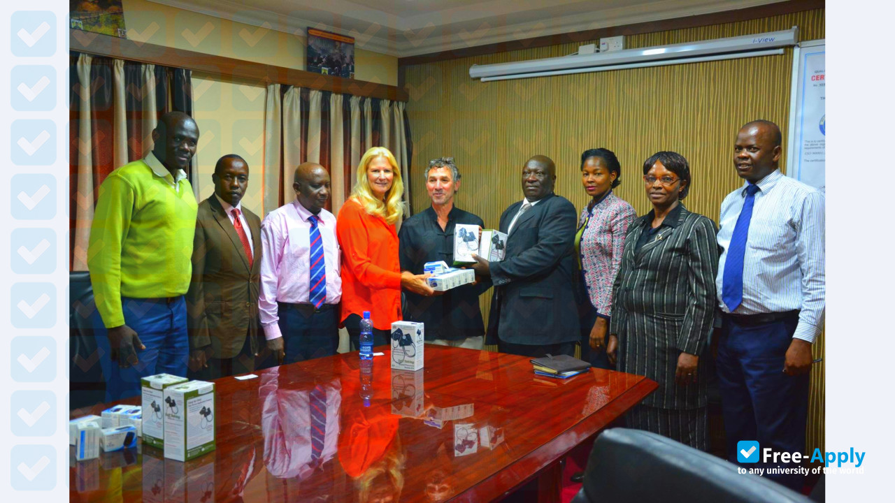 Foto de la Kenya Medical Training College #10