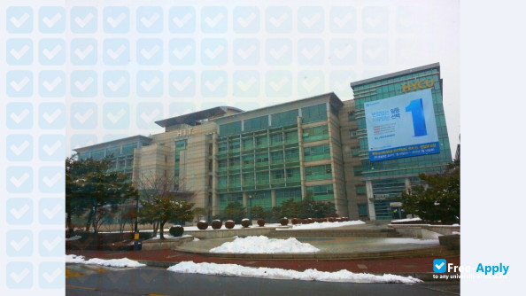 Hanyang Cyber University photo #4
