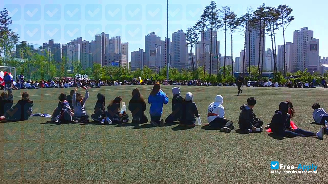Seoyeng University (Seokang College) photo #4