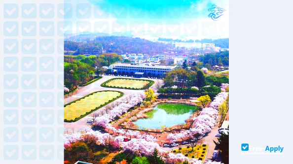 Foto de la Yeungnam University #4
