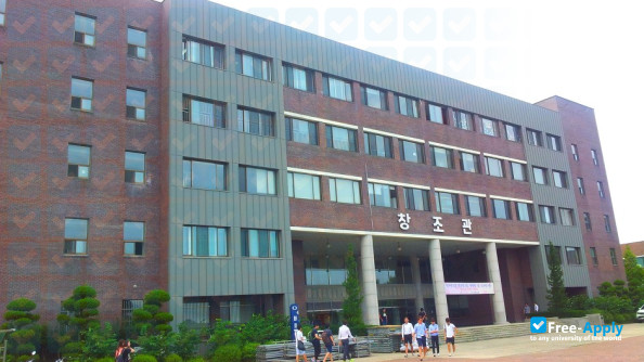 Foto de la Youngdong University #3