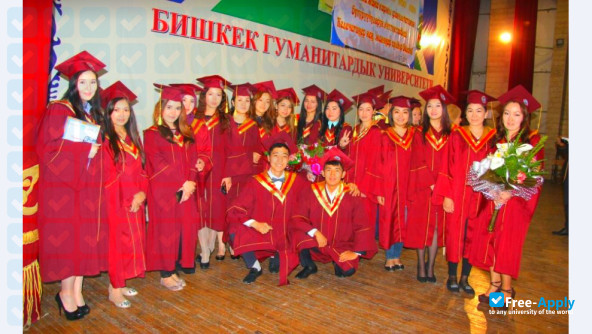 Photo de l’Bishkek Humanities University #6