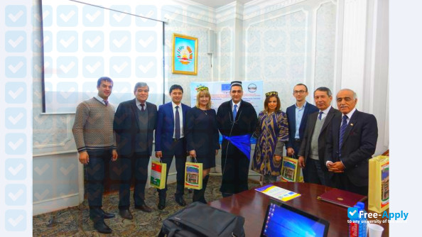 Foto de la Kyrgyz Russian Slavic University #2