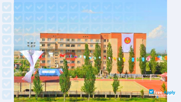 Foto de la Kyrgyz Turkish Manas University #1