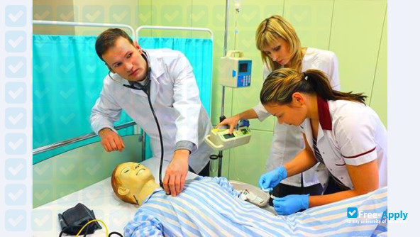 Foto de la Riga Stradins University Red Cross Medical College #4