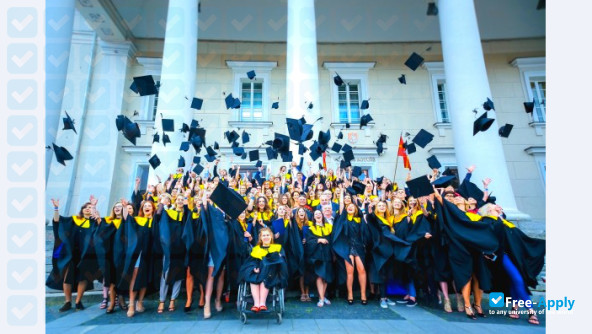 Foto de la European Humanities University #4