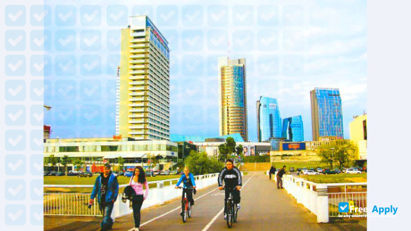 Foto de la European Humanities University #9