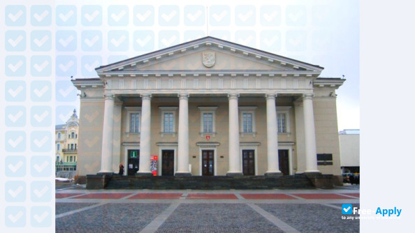 Foto de la European Humanities University #8
