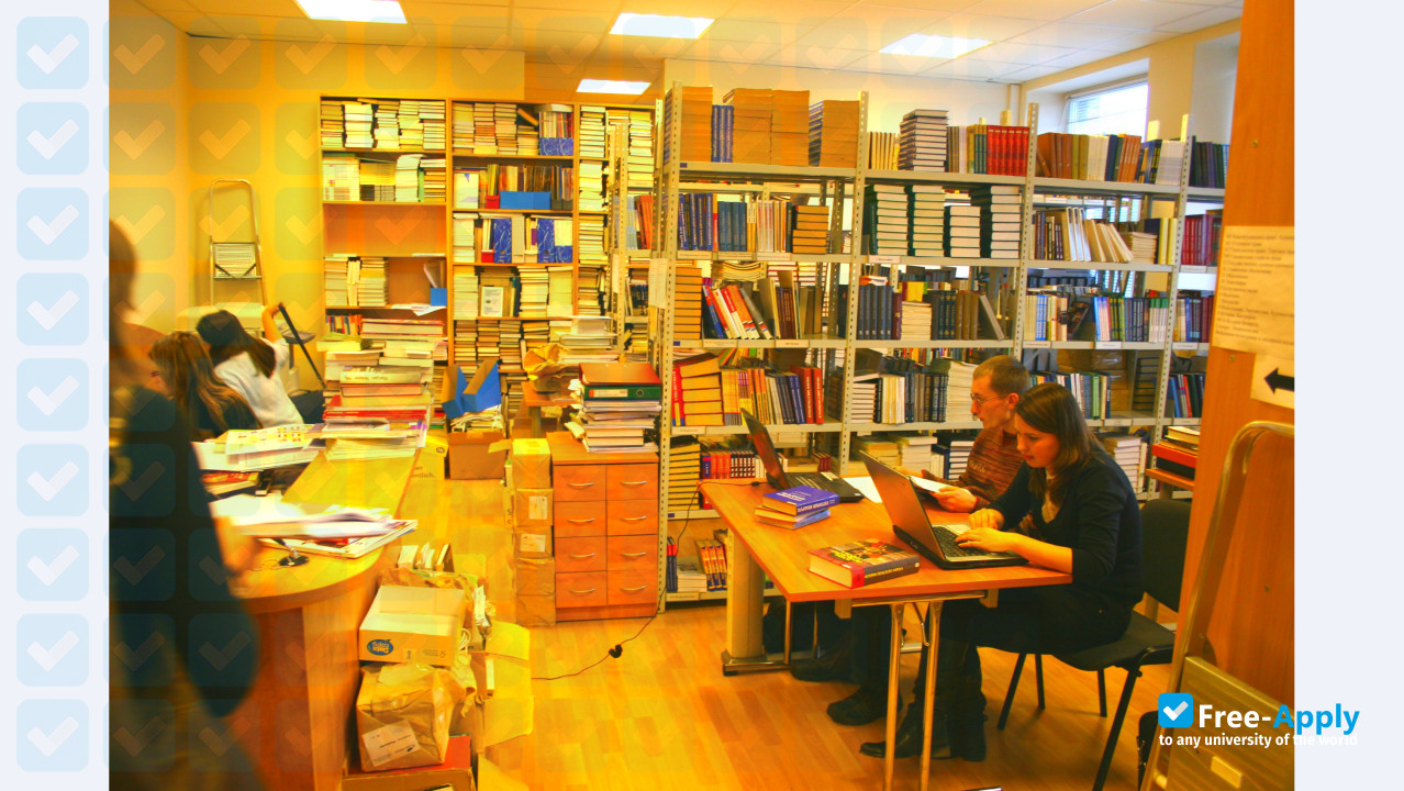 Foto de la European Humanities University #2