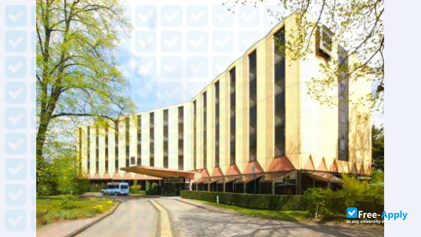 Foto de la Institut Universitaire International Luxembourg #2