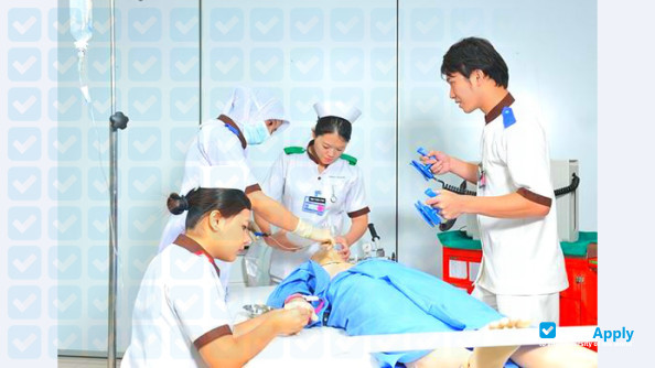 Foto de la Lincoln University College #10