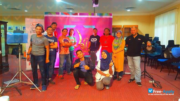 Foto de la Sultan Azlan Shah University #11