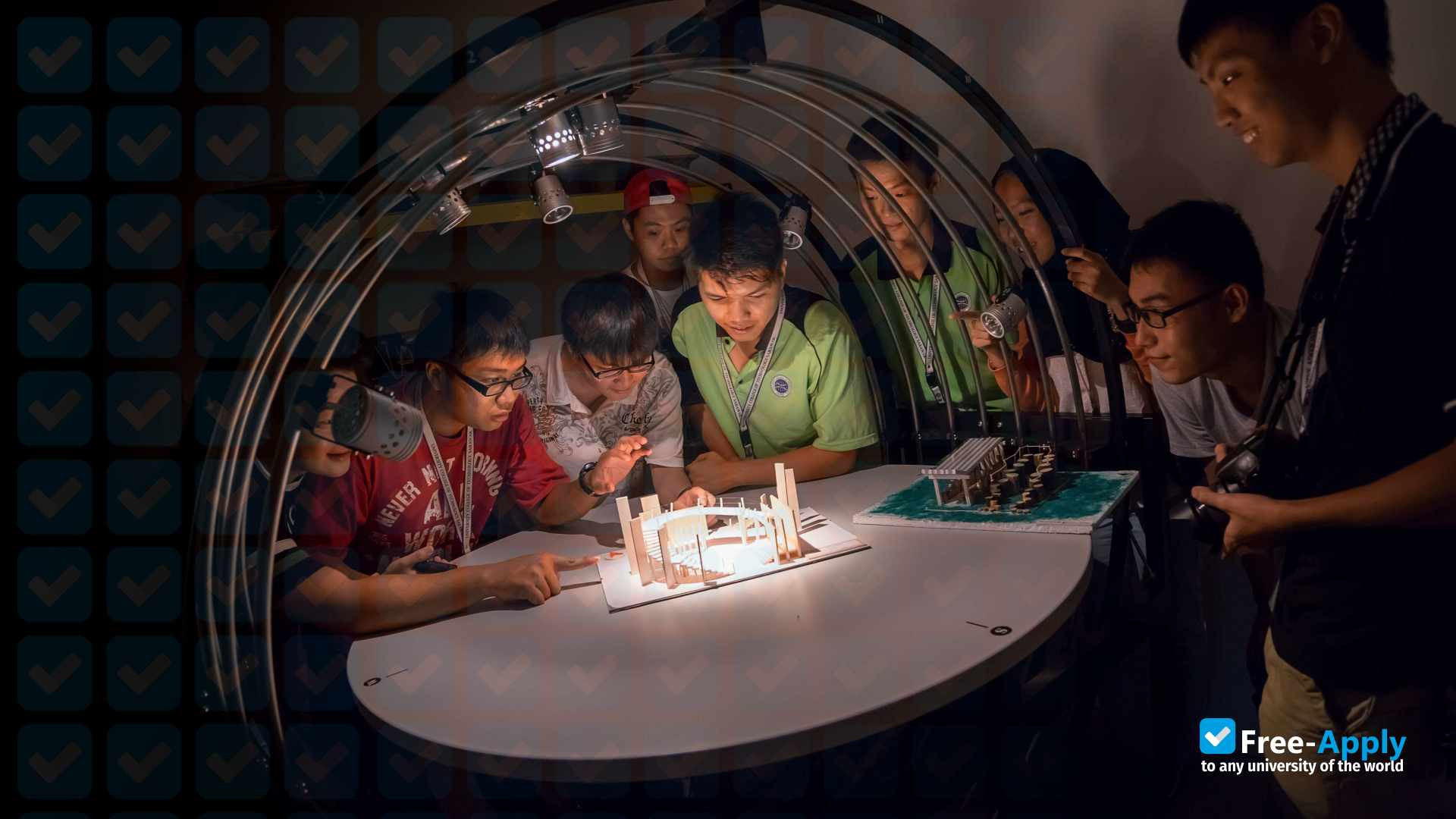 University of Technology Sarawak photo #7