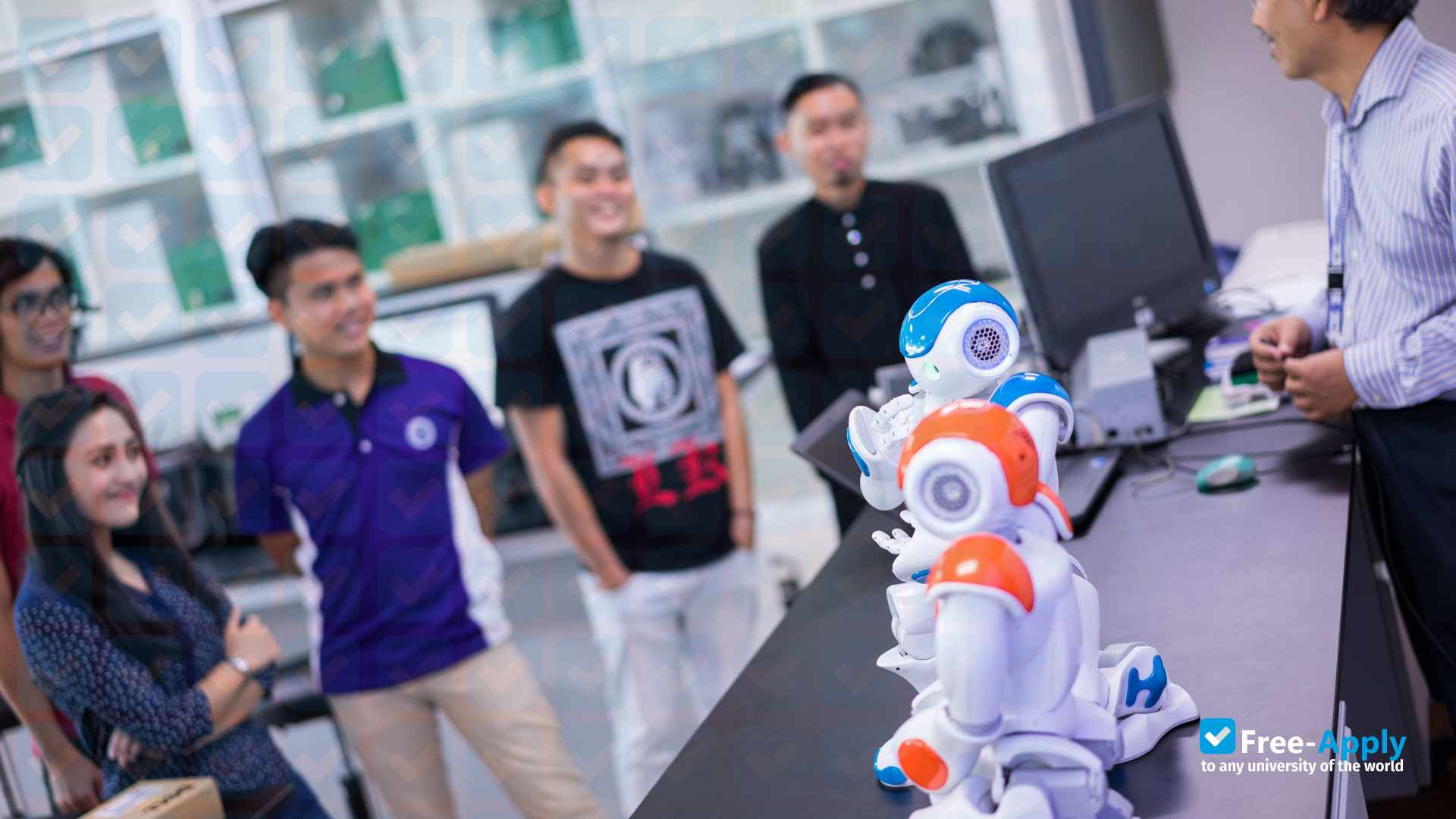 University of Technology Sarawak photo #25