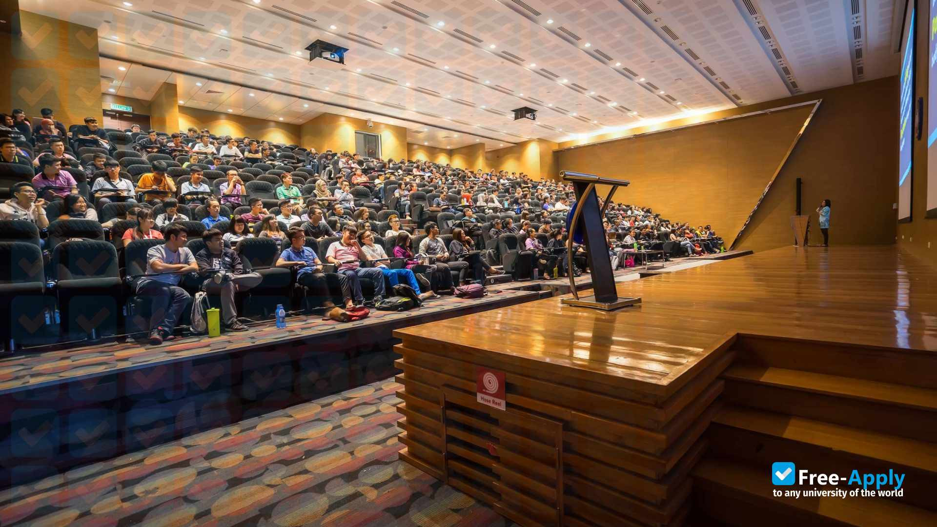 University of Technology Sarawak photo #4