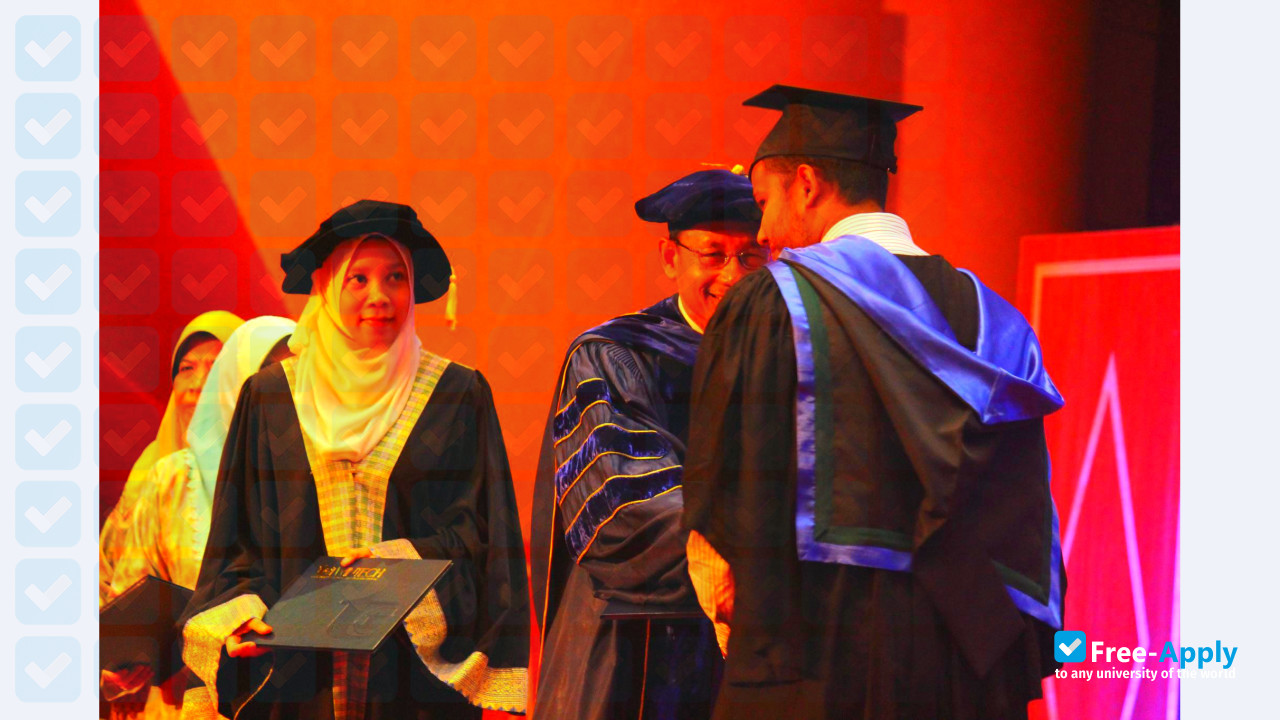 Foto de la Twintech International University College of Technology #6