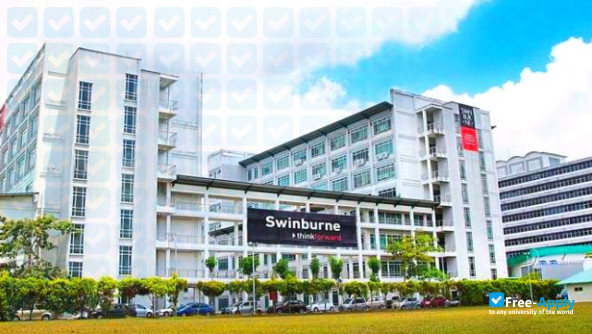 Foto de la Swinburne University of Technology Sarawak Campus #1