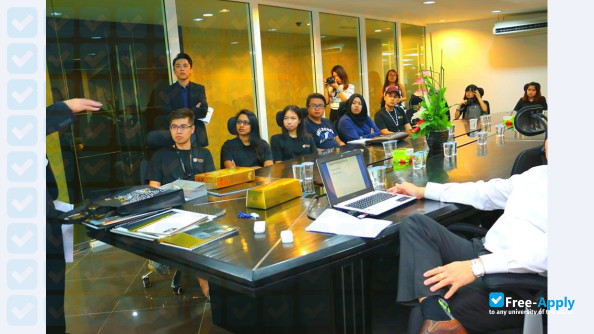 Foto de la Raffles University Iskandar #7