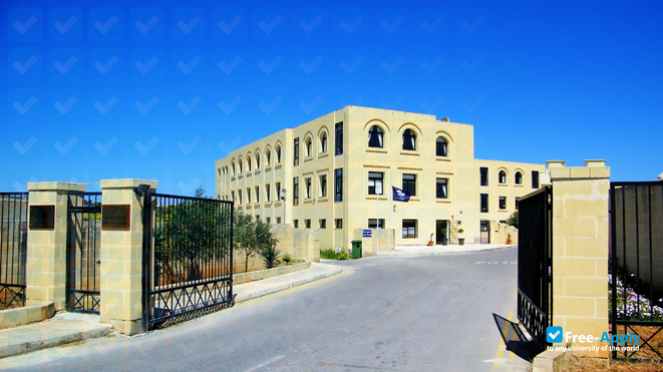 Foto de la EIE- Institute of Education #2