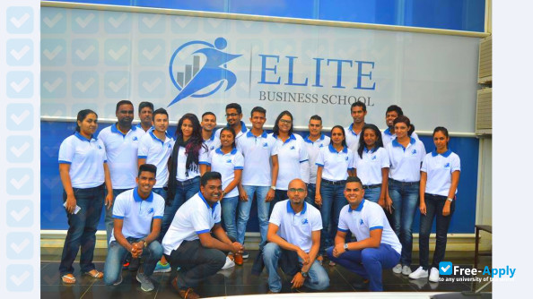 Foto de la Elite Business School #3