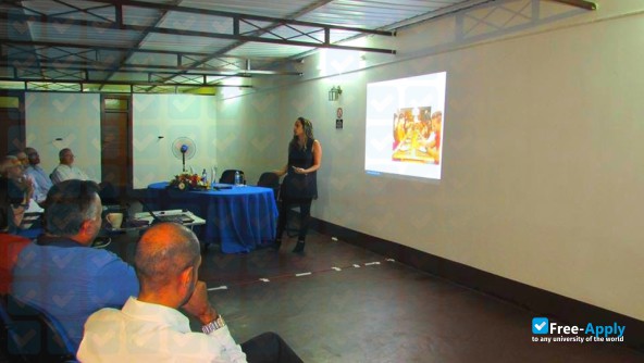Foto de la Glamis Business School #3