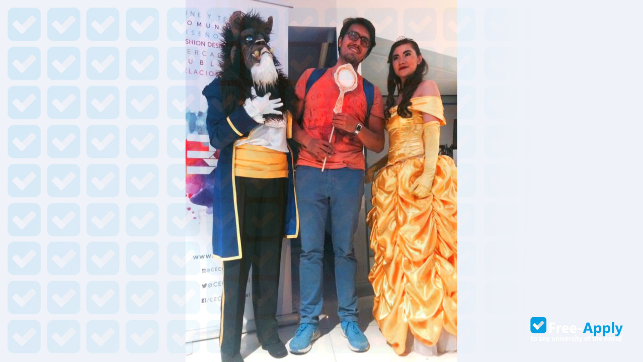 Foto de la Center for Studies in Communication Sciences #8