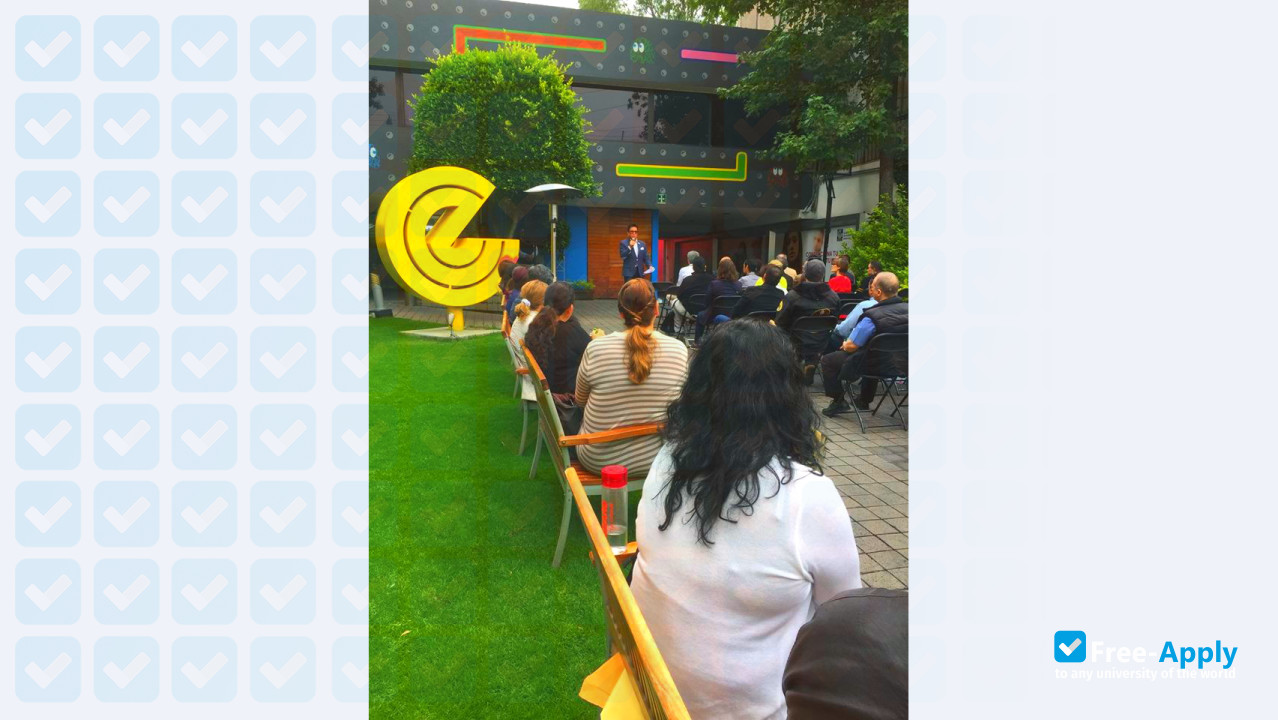 Foto de la Center for Studies in Communication Sciences #2