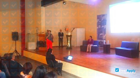 Foto de la Center for Advanced Studies Allende #9