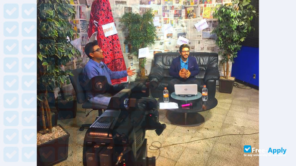 Foto de la Center for University Studies in Journalism and Art in Radio and Television PART #13