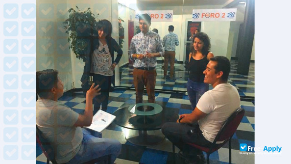 Foto de la Center for University Studies in Journalism and Art in Radio and Television PART #8