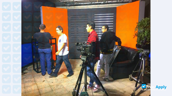 Foto de la Center for University Studies in Journalism and Art in Radio and Television PART #11