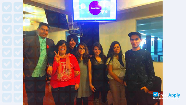 Foto de la Center for University Studies in Journalism and Art in Radio and Television PART #14