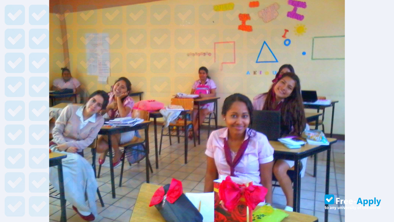 Foto de la Normal School Preschool Adolfo Viguri Viguri #8