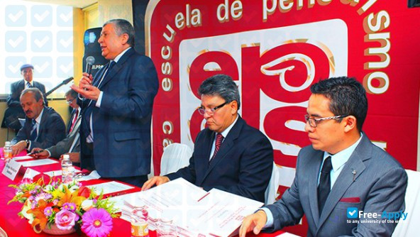 School of Journalism Carlos Septien Garcia photo #8