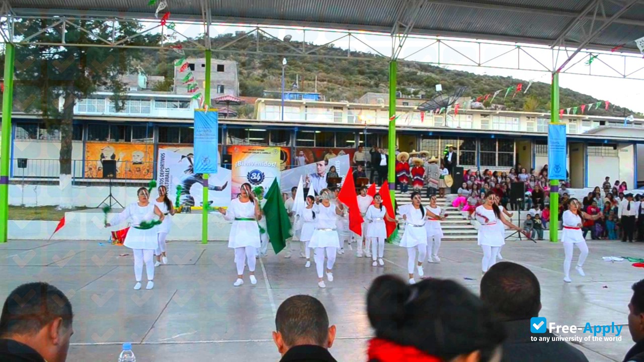 Photo de l’Normal Urban School Professor Carlos A Carrillo #2