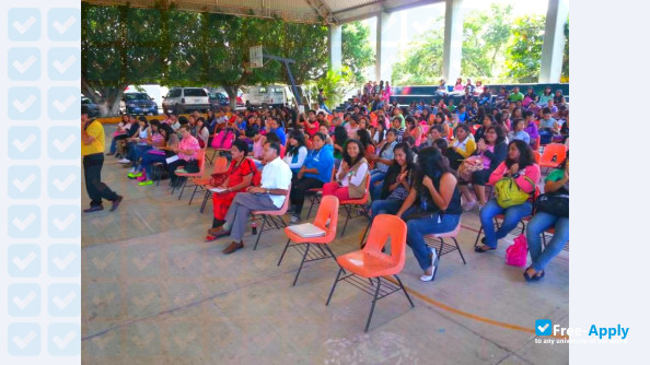 Photo de l’Normal Urban School Professor Carlos A Carrillo #5