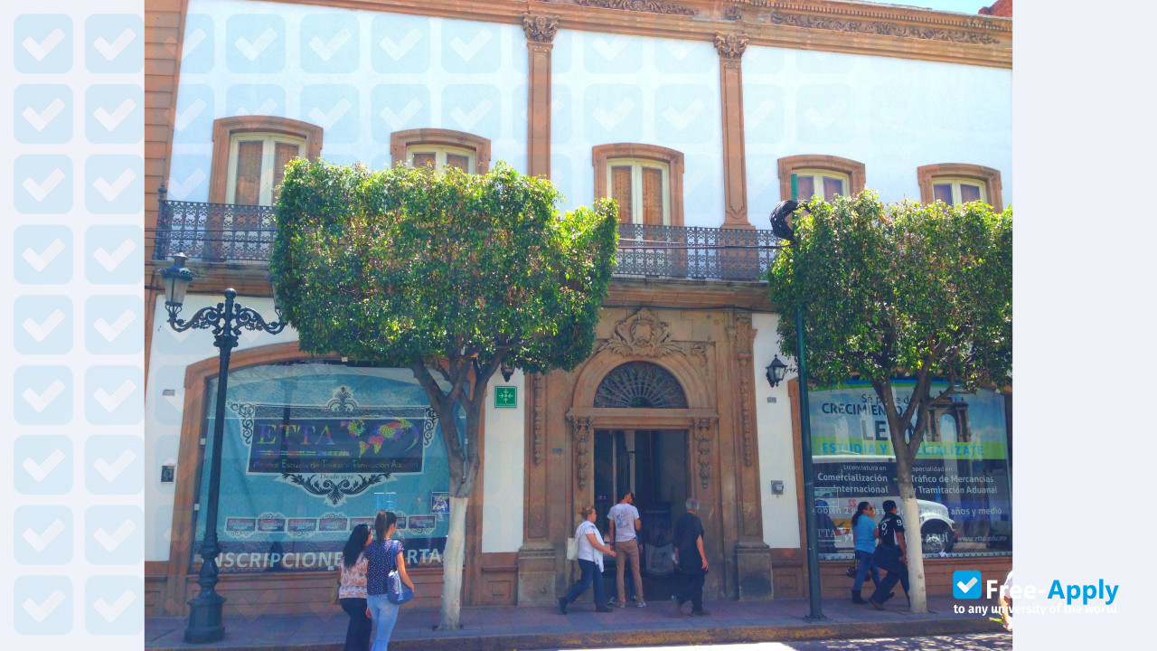 Foto de la School of Traffic and Customs Processing