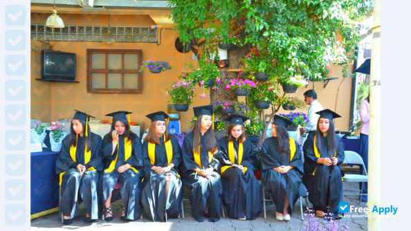 School and International University фотография №2
