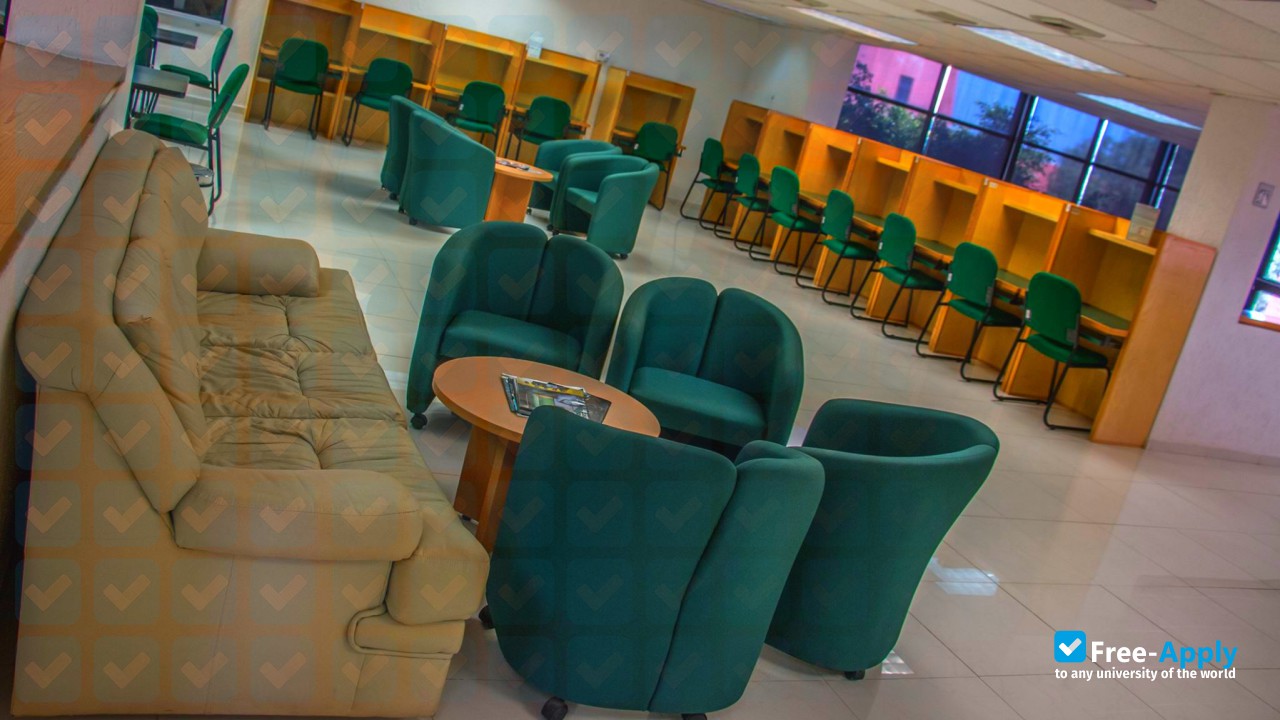 Foto de la College of San Luis #5