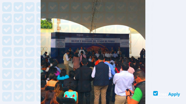 Foto de la Instituto Poblano de Estudios Superiores #3