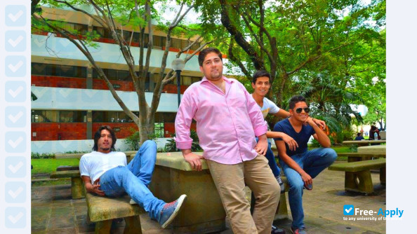 Foto de la Western Institute of Technology and Higher Education  