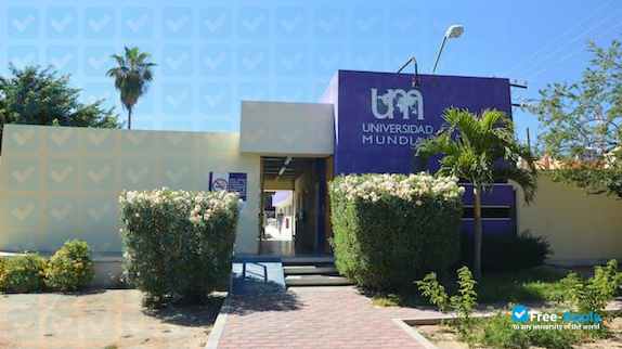 Foto de la University Mundial #4