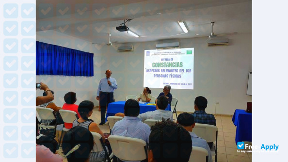Photo de l’University Partenon de Cozumel #6