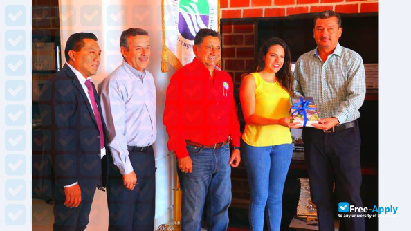 University of La Cienega of the State of Michoacan de Ocampo photo #3