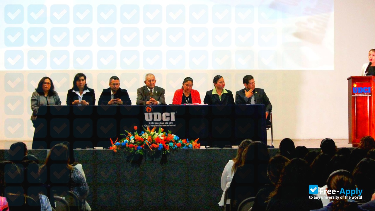 Photo de l’University of the Californias #7