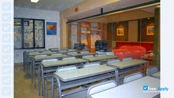 Universidad Internacional de Profesiones Escuela Internacional de Turismo photo #5