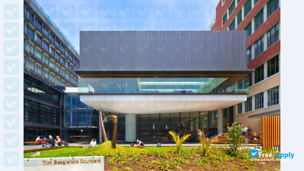 Victoria University photo #3