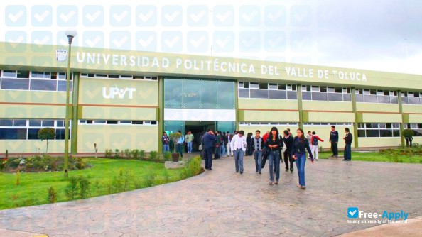 Foto de la University of the Valley of Toluca #9