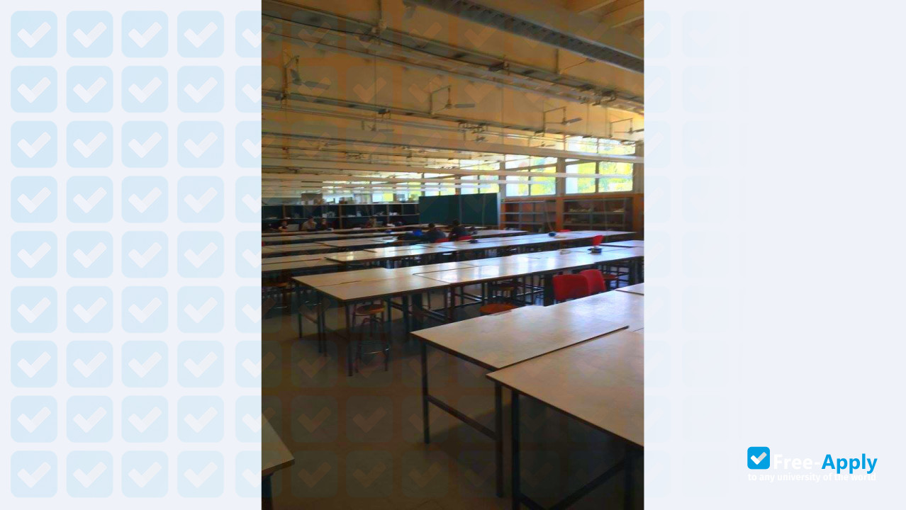 University of the Valley of Toluca photo #3